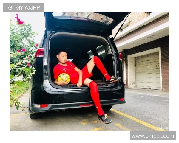 韩国足球明星小哥的成长之路与梦想追逐的精彩故事